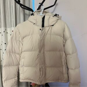 aritzia cropped super puff jacket matte pearl size xs